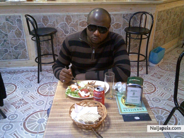 lunch time - click for next photo