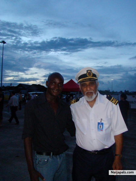 Thats me and the captain of doulos ship - click for next photo