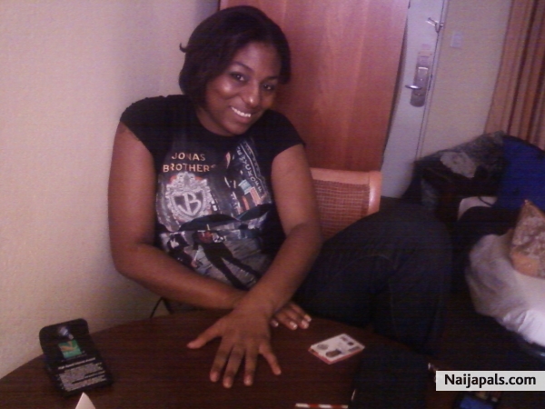 me going natural with ma hair don' t i look cute? - click for next photo
