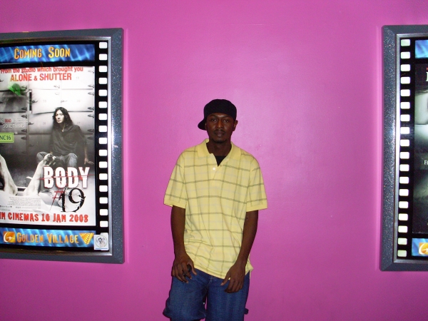 goin to movie I' M A Legent - click for next photo