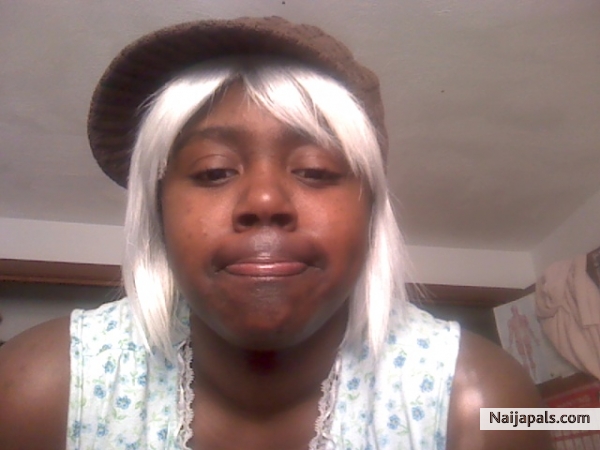 crazy white wig for cosplay haha.. i took this photo a long while ago - click for next photo