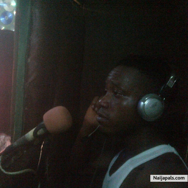 Poptyofv @TopSoundRecords - click for next photo