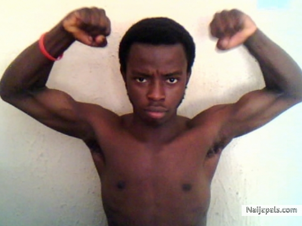 EUM ESHAN LO PA BRUCELEE - click for next photo