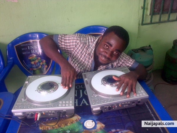 me n tecnics - click for next photo