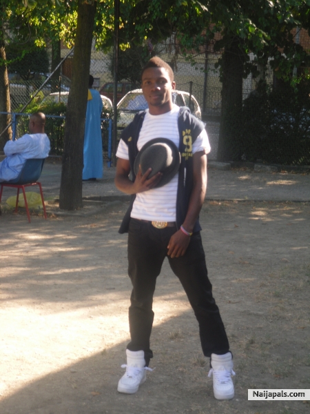  - click for next photo