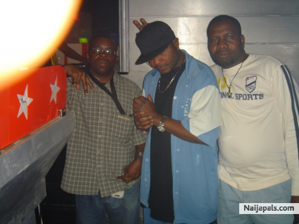 dj jhey, k1 & a fan - click for next photo