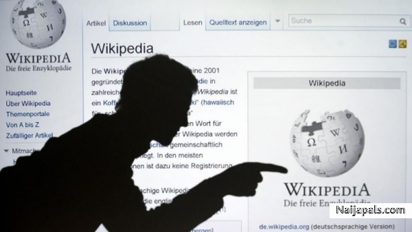 teach wikimedia all you know [ dot dot dot. dot ..dot ....dot dot dot.. dot dot dot ..dot ] - click for next photo