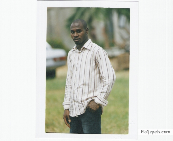 Am cool, am hnadsome, am good, am romantic! - click for next photo