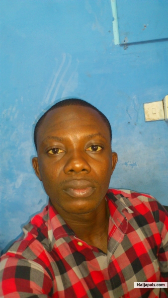 am lovely person who want to mingle - click for next photo