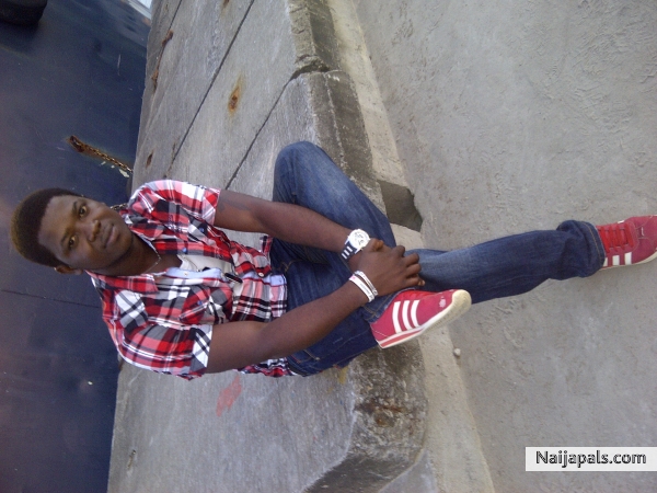 jst here to b updated. - click for next photo