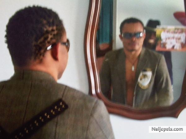  - click for next photo