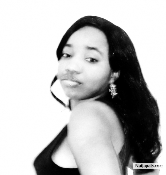 Glamgirl - click for next photo