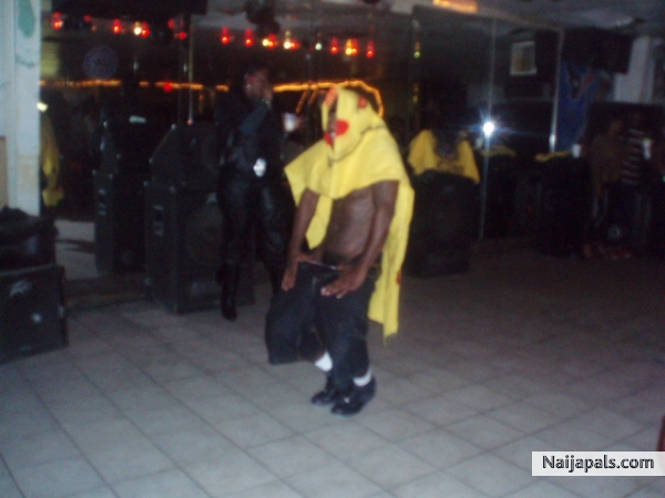 at my friend' s party with the dancer, it was so funny/ sexy when he try taking off his pant lol everyone in their was shouting u good boi lol wat a nite. - click for next photo