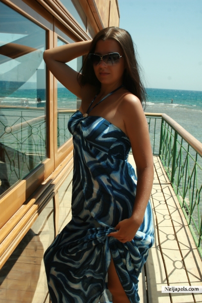  - click for next photo