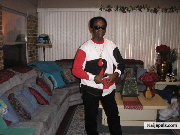 YOMI BORIS - click for next photo