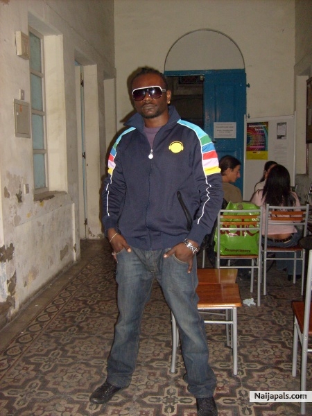 - click for next photo