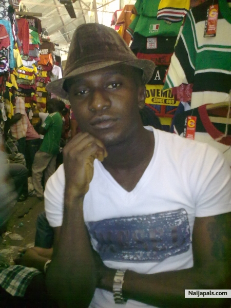 A visit to a friend at main market onitsha - click for next photo