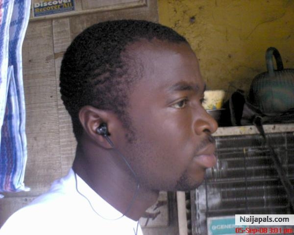 A WOMEN THAT CAN LUV ME 4 WHOM AM I, IS WHAT AM LOOKING 4 HERE - click for next photo