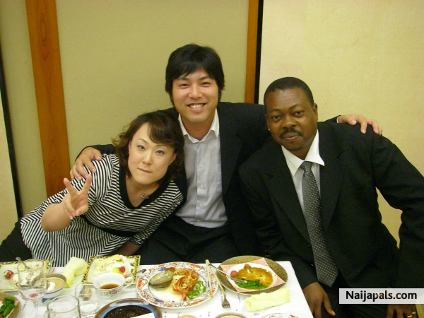 me, wife`s elder sister and husband - click for next photo