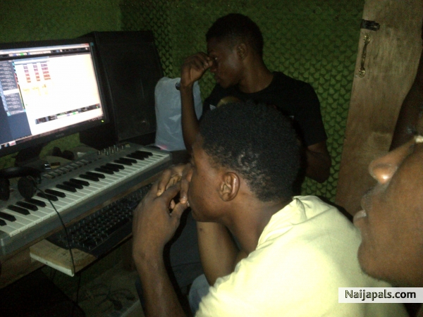 @ studio with ebukay - click for next photo