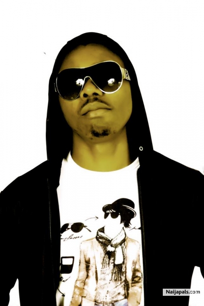 CELEBRITY - click for next photo