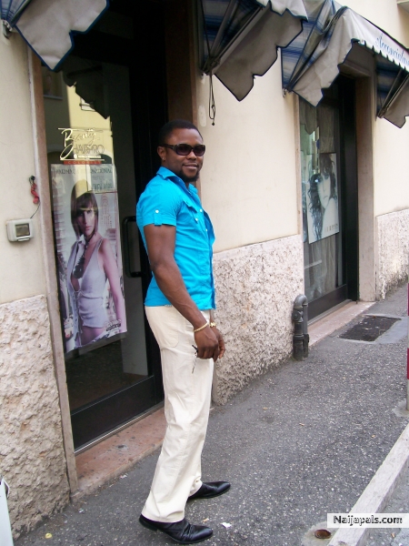  - click for next photo