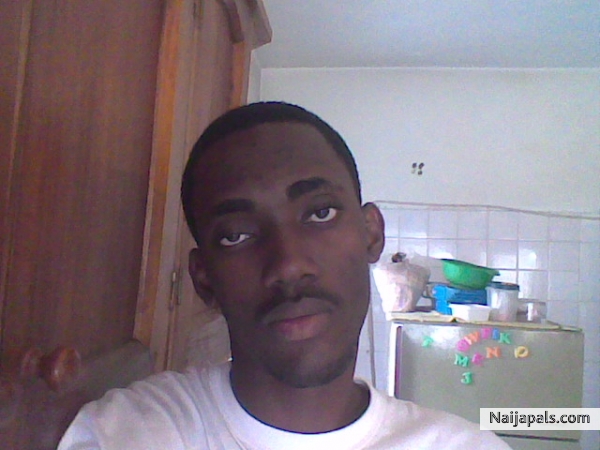 chilling in the kitchen whyl cooking - click for next photo