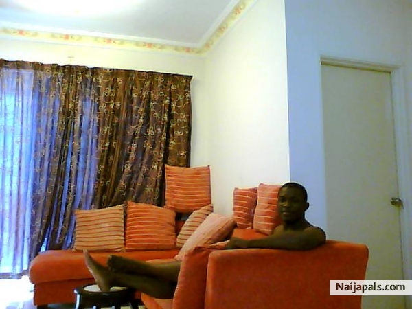 In Da living Room - click for next photo
