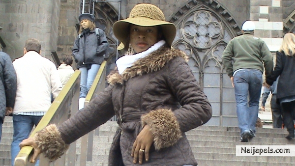  - click for next photo