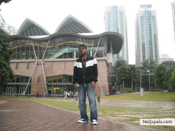  - click for next photo