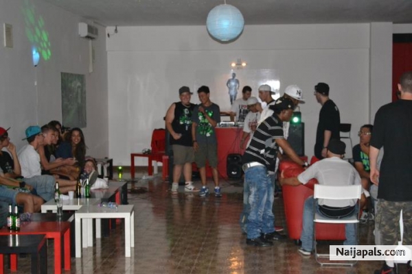 VIC.O PIC FROM HIS MAKING OF VIDEO (ROCKSTAR) - click for next photo