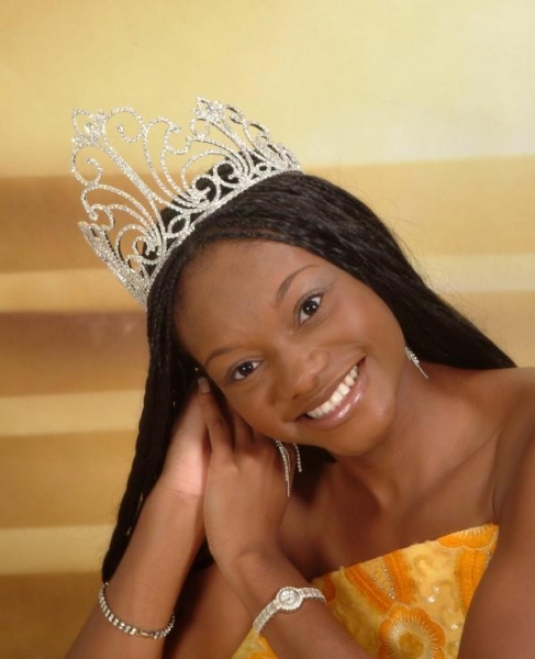 Miss Africa USA Mfonobong Essiet of Nigeria - click for next photo