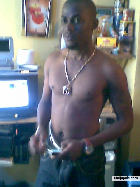 Chillin in ma sis room - click for next photo