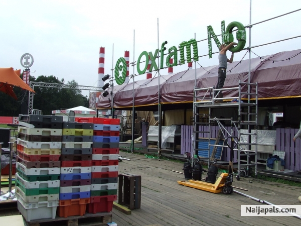 Oxfam No.112 - click for next photo
