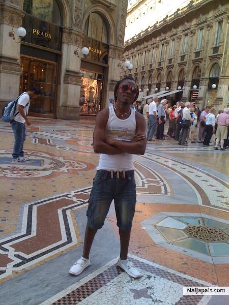  - click for next photo
