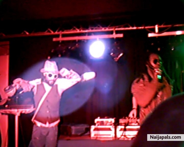 TUKLAN LIVE ON STAGE - click for next photo