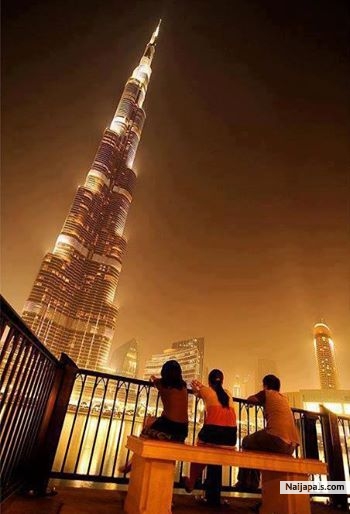 burj dubai the tallest building in the whole world - click for next photo