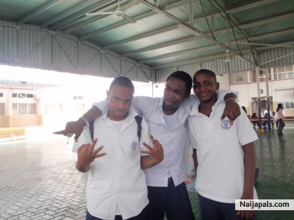 me and ma homies... - click for next photo