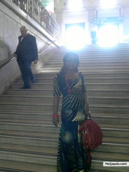  - click for next photo