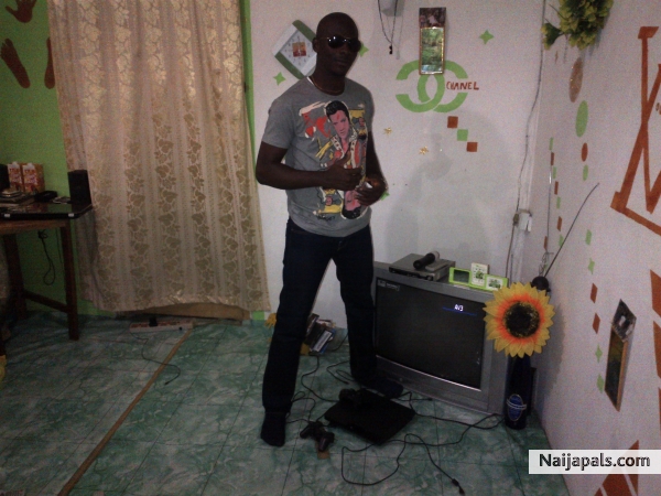  - click for next photo