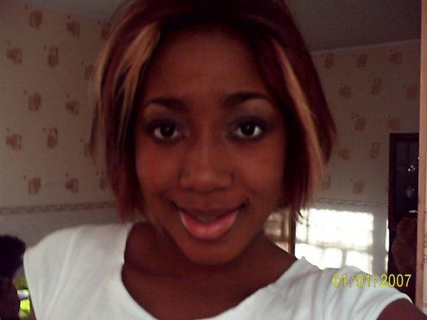 Naomi Cambell' s professional makeup - click for next photo