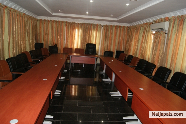 OAK CONSULT' S TRAINING AND MEETING ROOMS - click for next photo