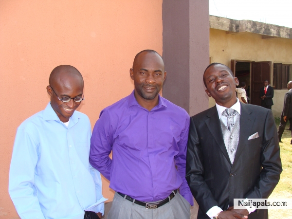 im d fella in suit - click for next photo