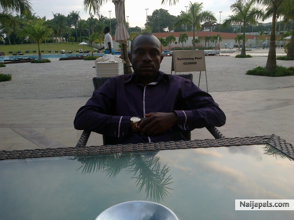 Pool side Ambassador Movenpick - click for next photo