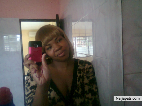 GROOVING IN THE BATHROOM LOL - click for next photo