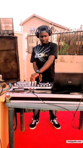 9ja dj Lukas live on stage @Ayelawaje hotel Porto Novo, Benin Republic - click for next photo
