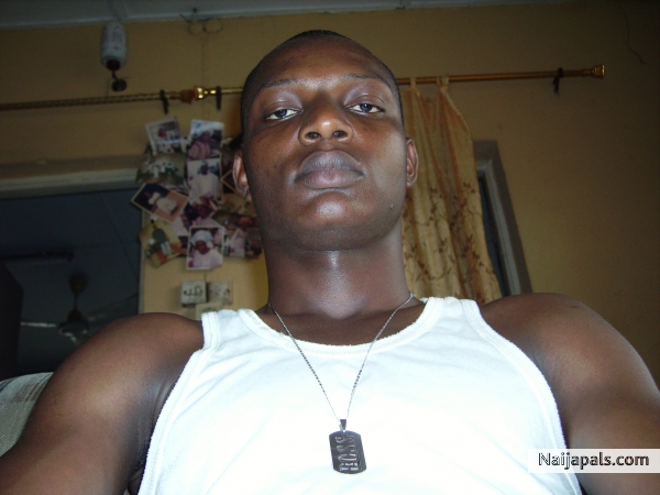 Dats Moi....... - click for next photo