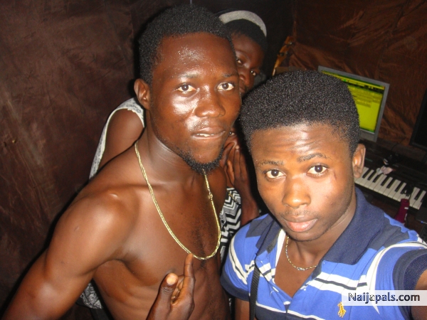 KING ICEMILL PRODUCER &EMMYSKALE FYNX WORKING IN STUDIO FOR OMO TOH SEBON - click for next photo