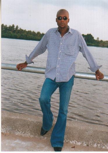 hi need some one in my life 4 serious reletionship - click for next photo