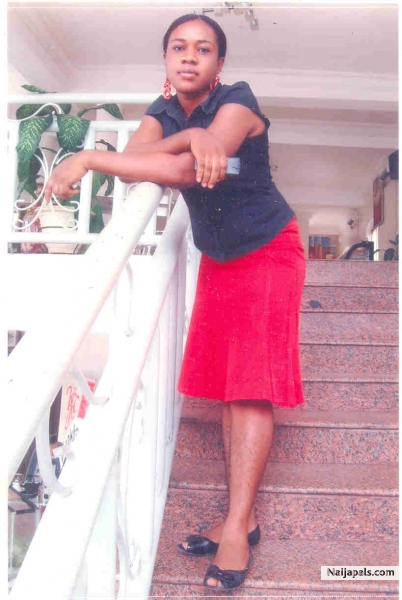 l am a young student of 22 years age - click for next photo